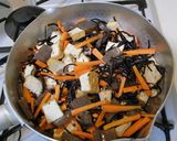 子供も大満足！挽肉in具沢山ひじきの煮物作り方5写真
