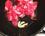 鍋ひとつで簡単！ビーフストロガノフ♬作り方1写真