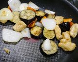 簡単！竜田揚げと野菜のバルサミコ炒め作り方2写真
