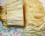 土鍋で簡単！えのきと豆苗のミルクうどん鍋作り方2写真