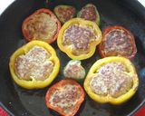 詰めて焼くだけ★パプリカの肉詰めバーグ作り方5写真