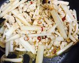 シメジと山芋のピリ辛味噌甘ダレ鶏そぼろ作り方4写真