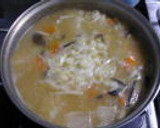 おかずにしちゃう＊鶏肉ときのこの味噌汁＊作り方6写真