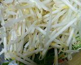 ☆もやしと豆苗の鶏肉おかずサラダ☆作り方2写真