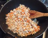 バゲットにぴったり！カレー風味の鶏ミンチ作り方3写真