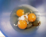 濃いめの甘さが懐かしい♪昔風の厚焼き玉子作り方1写真