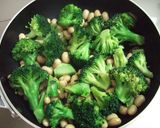 ホッと温まる♡ブロッコリーとお豆のサラダ作り方6写真