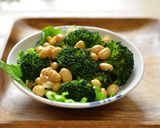 ホッと温まる♡ブロッコリーとお豆のサラダ作り方7写真