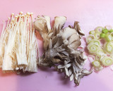 簡単とろとろ♡舞茸とえのきの生姜餡スープ作り方1写真