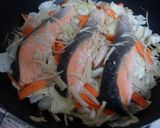 フライパンで✿鮭のちゃんちゃん焼き作り方3写真