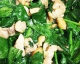 彩り鮮やか♪鶏ももとほうれん草と玉子炒め作り方4写真
