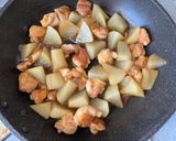すき焼きのタレで鶏と大根の甘辛炒め作り方5写真