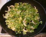 セロリとベーコンのカラマンシー風味パスタ作り方3写真