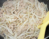 材料３つ節約おかず♡もやしと挽肉の巾着煮作り方1写真