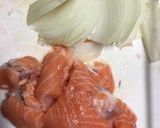 サーモンと玉ねぎのバジルチーズ焼き作り方1写真