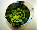 鮭フレークと枝豆のカラフルおむすび♥作り方1写真