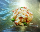 鮭フレークと枝豆のカラフルおむすび♥作り方5写真
