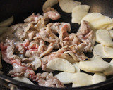 とろっとおいしい♪豚肉とかぶの味噌炒め作り方3写真