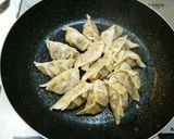 おうちで 簡単 パリパリ餃子 の 焼き方作り方7写真