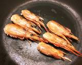 簡単(・ω・)香ばしいエビの味噌汁！作り方3写真