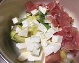 生ハムとアボカドカプレーゼ風作り方1写真