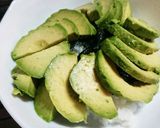 適当旨レシピ☆一人ランチにも！アボカド丼作り方4写真