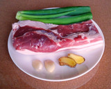 旨みと栄養丸ごと茹でこぼしなしの豚角煮作り方1写真
