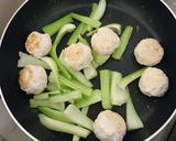 チンゲン菜と鶏団子の野菜炒め作り方4写真