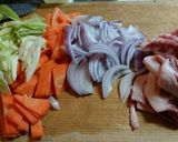 ボリュームたっぷり♪豚野菜 塩麹炒め作り方1写真