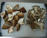 アボカドとキノコのにんにく炒め作り方1写真