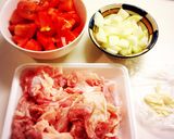 絶品！レンジで時短♡鶏肉のトマト煮込み♡作り方1写真