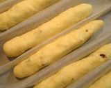 手捏ねパン♪胡桃とチョコのスティックパン作り方9写真