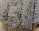 朝食にも！小松菜としめじと白滝のお味噌汁作り方3写真