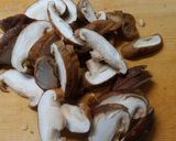 鶏むね肉とワカメ もやしのにんにく醤油煮作り方1写真