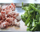 ひじきと豚肉とピーマンの炒め煮作り方1写真