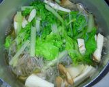 和食に温か♪山東菜と長芋と白滝のお味噌汁作り方5写真