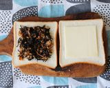 鶏そぼろひじきとチーズのホットサンド作り方2写真