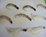 レモン酢でエビマヨ　餃子の皮を使って作り方3写真