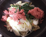 甘辛♡ゴボウと長ネギの合挽き肉炒め！作り方3写真