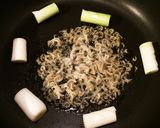 フライパン１つ♪焼きネギとカリカリじゃこ作り方2写真