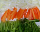 簡単!麵つゆ de 焼きうどん♪作り方1写真
