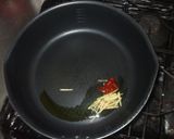 鶏肉舞茸豆板醤炒め♪簡単ピリ辛炒め作り方3写真