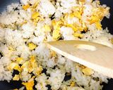 食べるラー油でつくるチャーハン作り方4写真