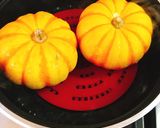 付け合わせに☆丸ごと南瓜の半熟卵グラタン作り方1写真
