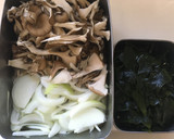 わかめと舞茸のマスタード炒め♪作り方1写真
