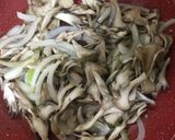 わかめと舞茸のマスタード炒め♪作り方2写真