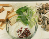 鶏と厚揚げの炒め物作り方1写真