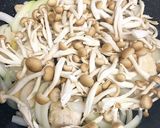 麺つゆで簡単♪鶏胸肉としめじのおろし煮♡作り方5写真