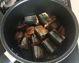 切って煮るだけ！簡単、秋刀魚梅酒煮☆作り方3写真