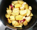 さつまいもと林檎のレーズンバター煮♪作り方2写真